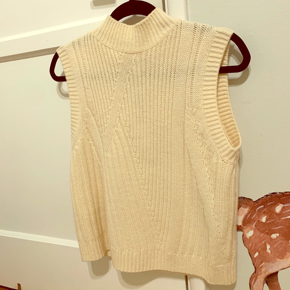 Diane Von Furstenberg medium sleeveless turtleneck